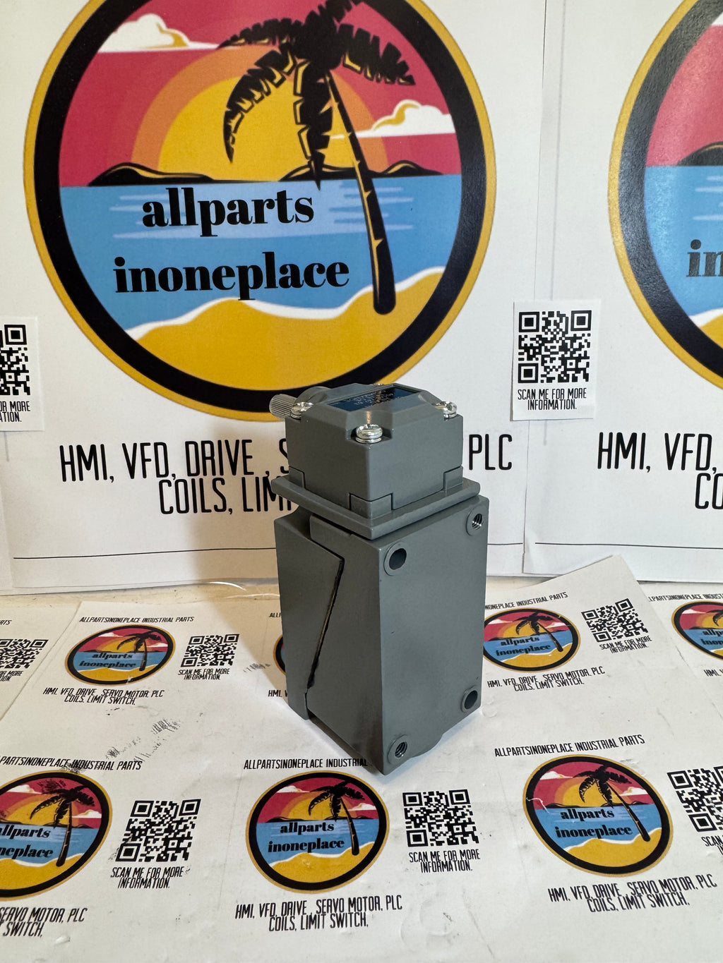 ALLEN BRADLEY 802T-AP J LIMIT SWITCH SER J 802TAPJ OILTIGHT 4 Circuits 802T