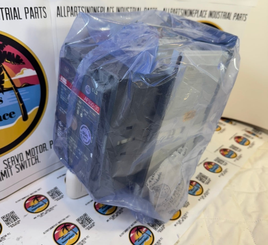 AF300-30-11 ABB 220/690 Volt AC/DC Contractor AF300-30 48/130 VOLT DC 500 AMP