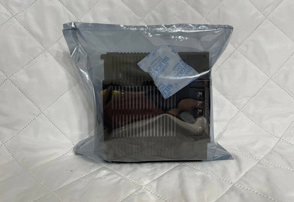 GE Fanuc 90-30 9030  IC693PWR321L Series 90-30 Hi-Capacity Power Supply