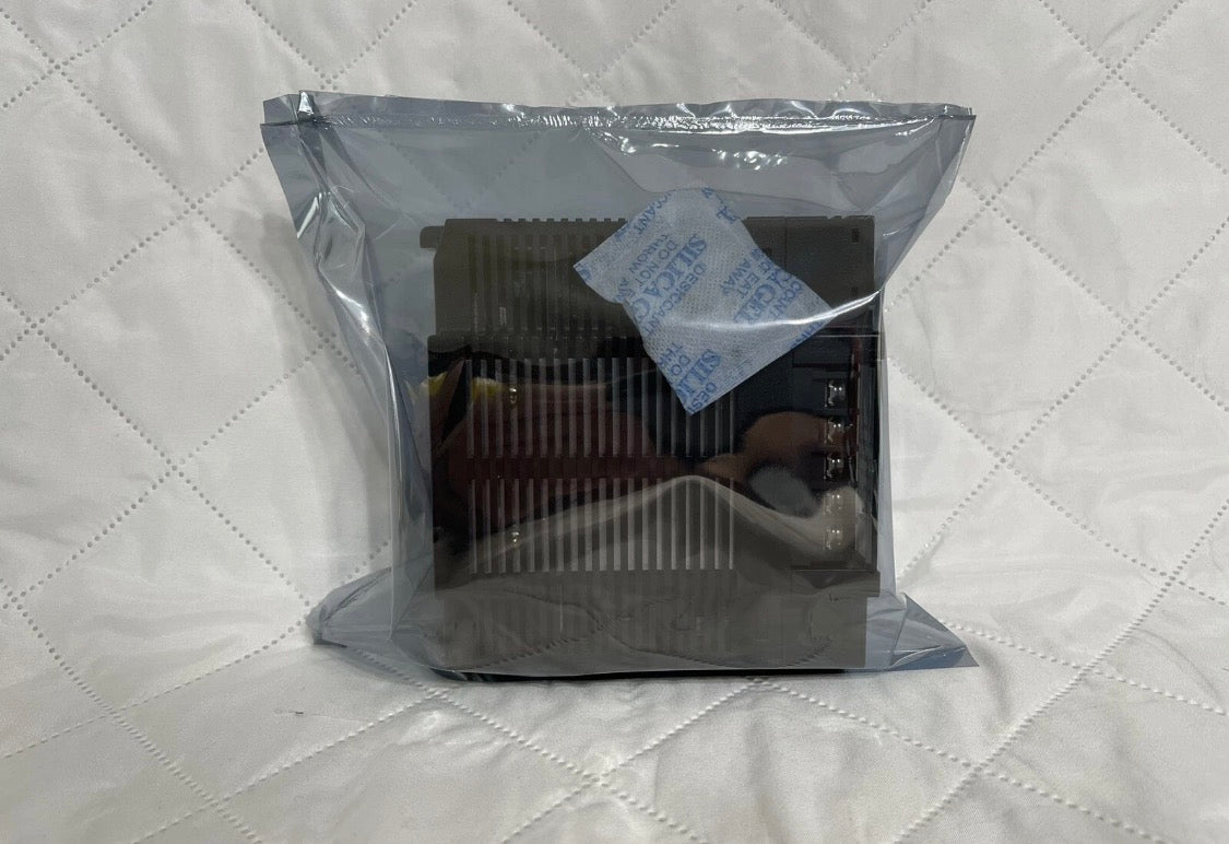 GE Fanuc 90-30 9030  IC693PWR321L Series 90-30 Hi-Capacity Power Supply