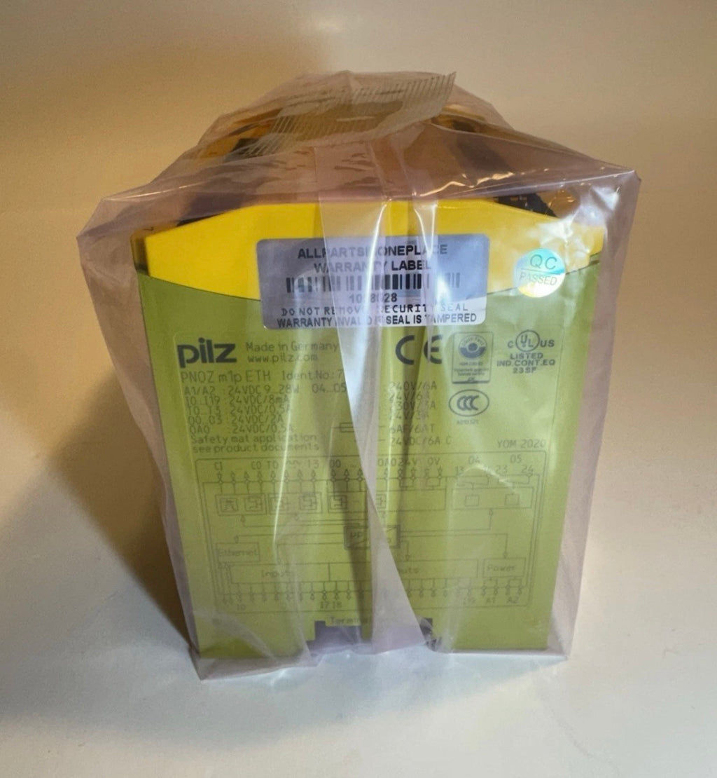 PILZ PNOZ-M1P-ETH PNOZM1PETH  Ident.No: 773102  773103  773104 multi base module