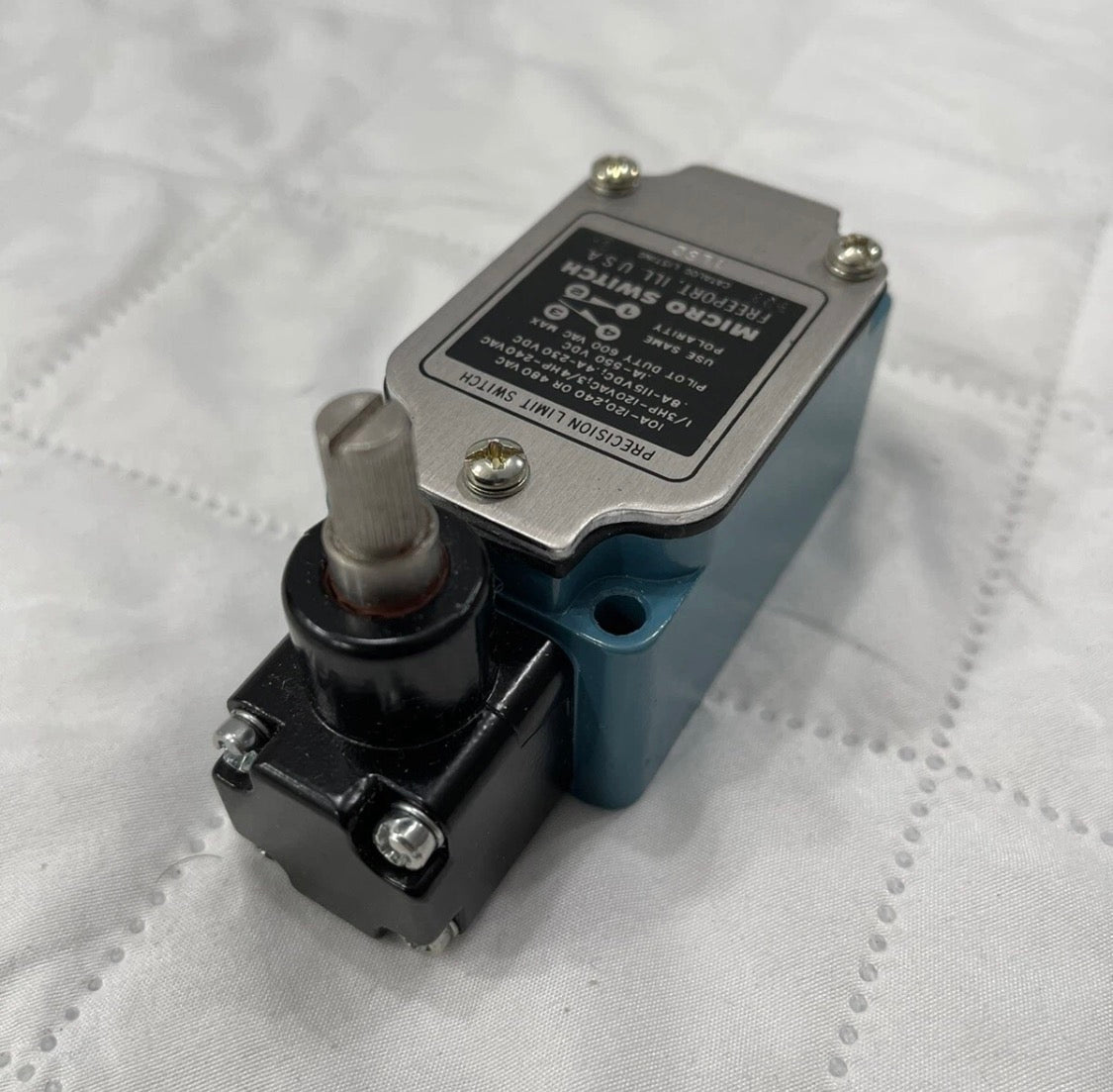 HONEYWELL MICRO SWITCH 1LS2 Enclosed Limit Switch,Snap Action micro switch