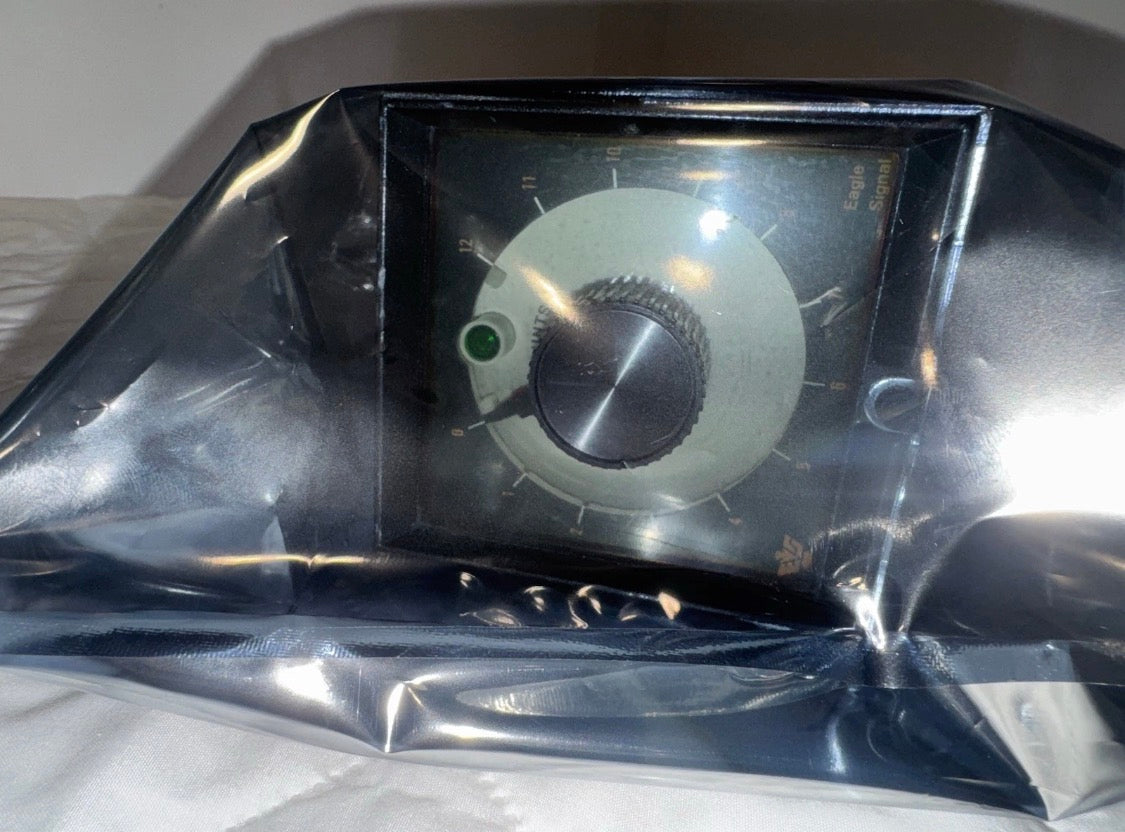 EAGLE SIGNAL CONTROLS TIMERS HZ171A6 UNMP Time Range 0/12 Seconds 120 Vac