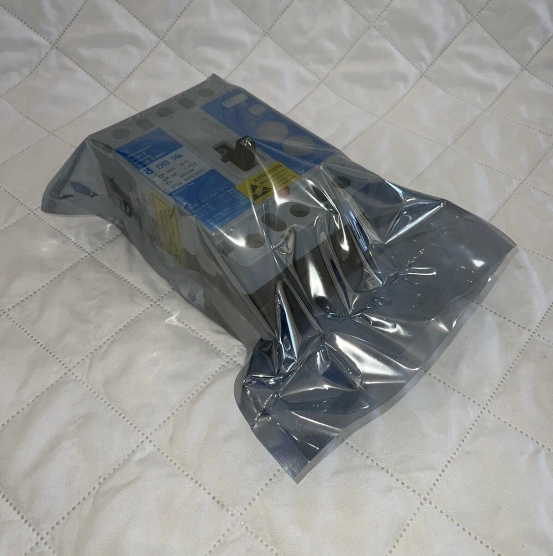Westinghouse EHD3100 100 Amp 3 Pole 480 SNT1RP08K 120 Shunt Trip Circuit Breaker