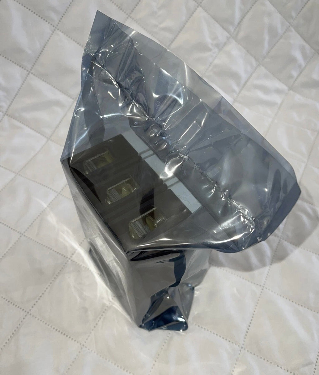 Westinghouse EHD3100 100 Amp 3 Pole 480 SNT1RP08K 120 Shunt Trip Circuit Breaker