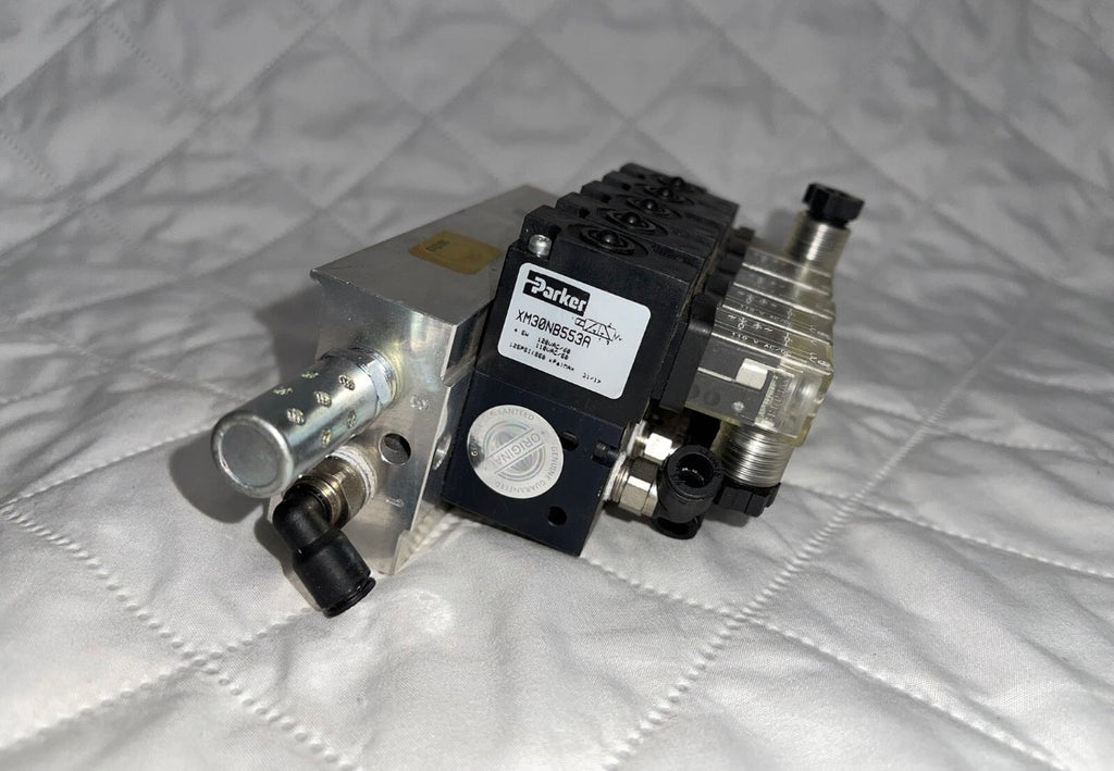 Parker XM30NB553A 3-Way Inline Valve 1/8" NPT .15cv 120VAC 50/60Hz 5 Valves