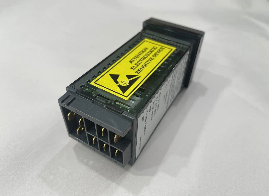 NEW CAL CONTROLS 99102C TEMPERATURE CONTROLLER CAL 9900  230 vac 1108755 190 005