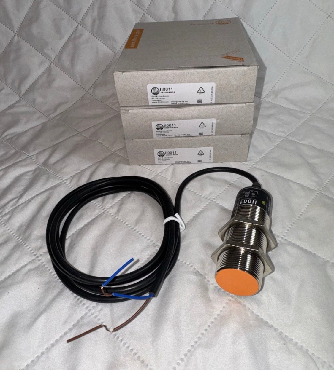 IFM EFECTOR Sensor Inductive II0011 IIA0011-ABOA SL -100AKRT 20-250VAC/DC 10mm
