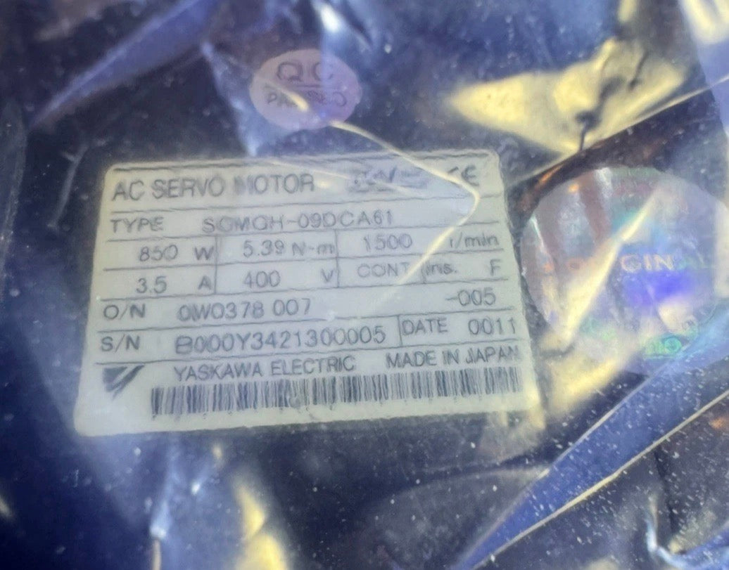 YASKAWA SGMGH-09DCA61 AC SERVO MOTOR SGMGH09DCA61 850 W 5.39 N-m 1500 RM 400 V