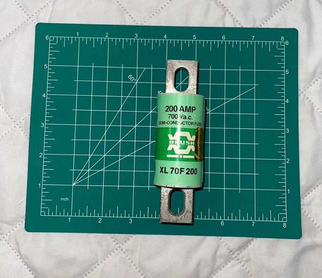 Kit 3 pcs Brush XL70F200 New No Box Lot Of 3 200A 700V Semi Conductor Fuses A76