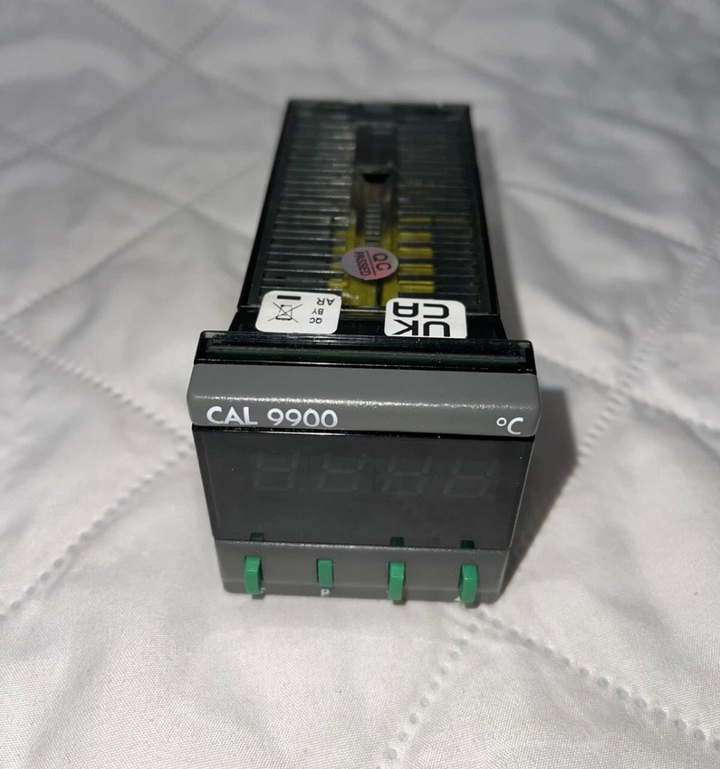 NEW CAL CONTROLS 99102C TEMPERATURE CONTROLLER CAL 9900  230 vac 1108755 190 005