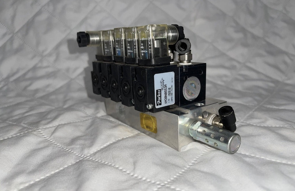Parker XM30NB553A 3-Way Inline Valve 1/8" NPT .15cv 120VAC 50/60Hz 5 Valves