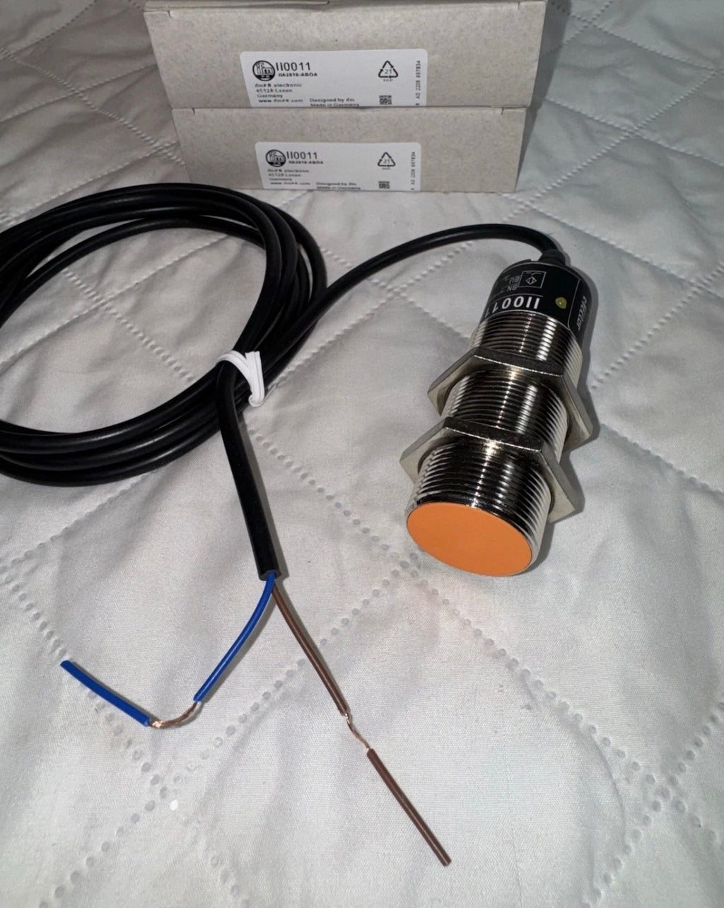 IFM EFECTOR Sensor Inductive II0011 IIA0011-ABOA SL -100AKRT 20-250VAC/DC 10mm
