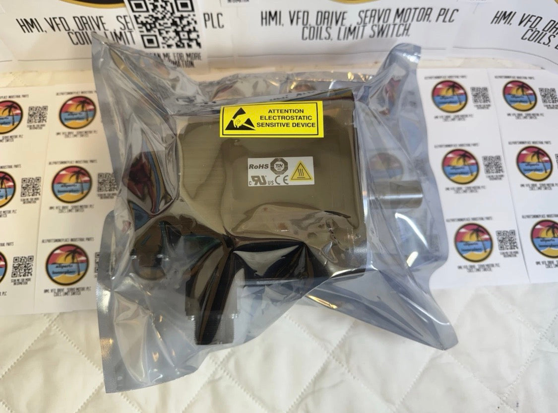 Keyence SV-M500AS Servo Motor Straight Axis1. 3 kW 200V 10.7A F 8.34N•m 1500 MTS