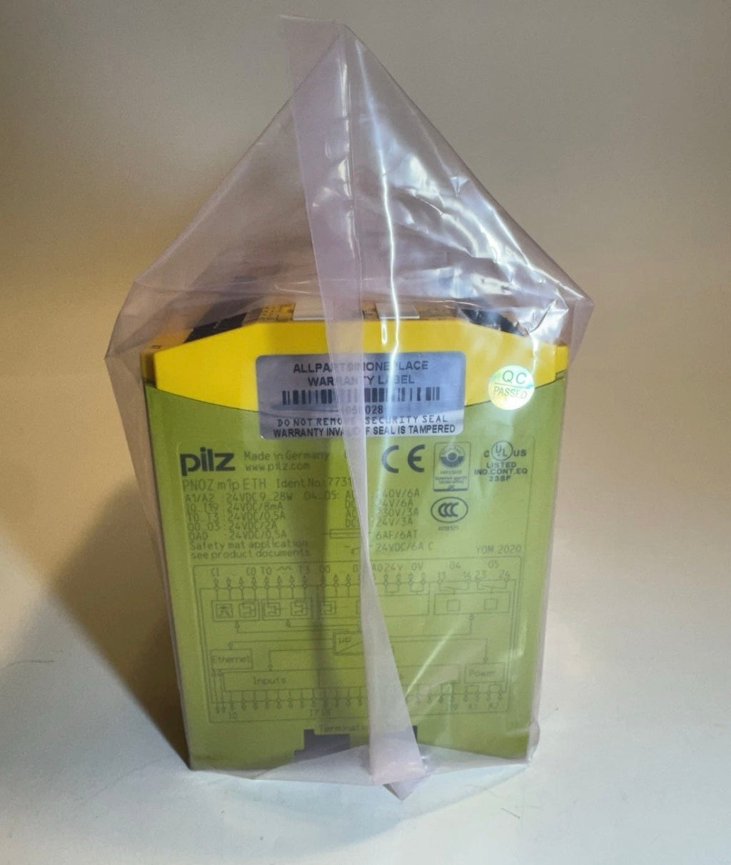 PILZ PNOZ-M1P-ETH PNOZM1PETH  Ident.No: 773102  773103  773104 multi base module