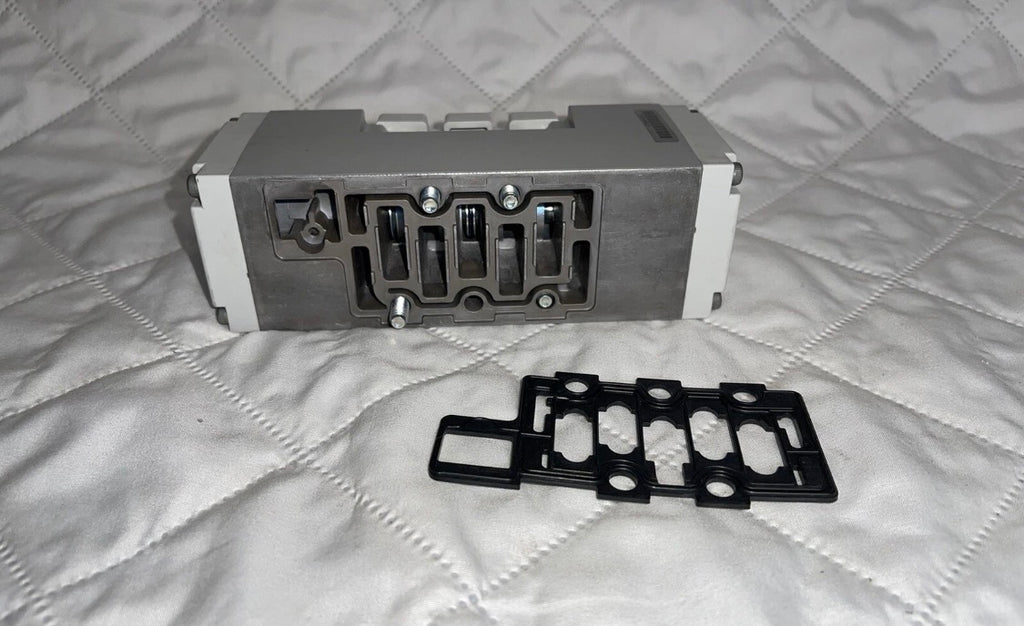 PARKER Single SOLENOID Pring AIR RET 2 POS H2EWXBBL53D 120V 145 Psi