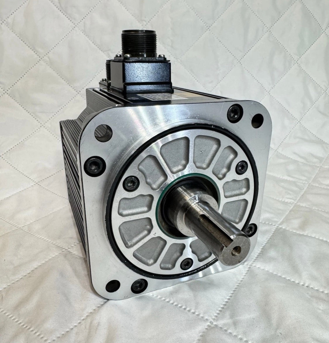 Yaskawa AC Servo Motor For CNC Machine SGMGH-09ACA61 SGMGH09ACA Quality Always
